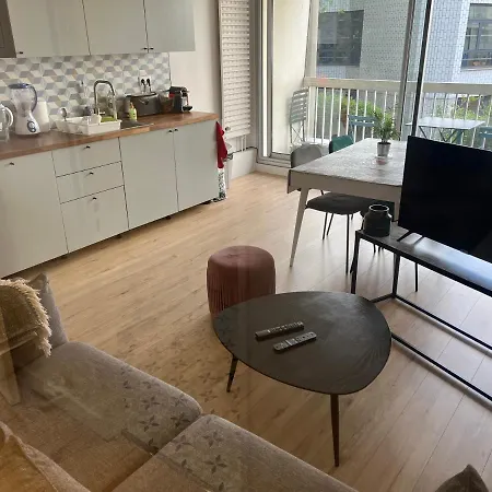 Lovely In Apartment Paris